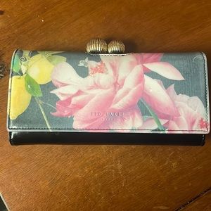 Ted baker polished leather wallet